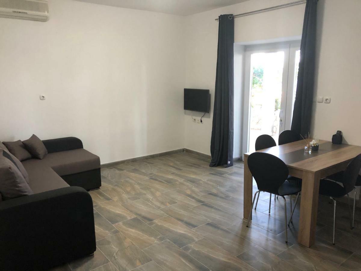 Croatia Mandre Apartment ภายนอก รูปภาพ